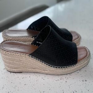 Caslon Size 8 Black Leather Wedges